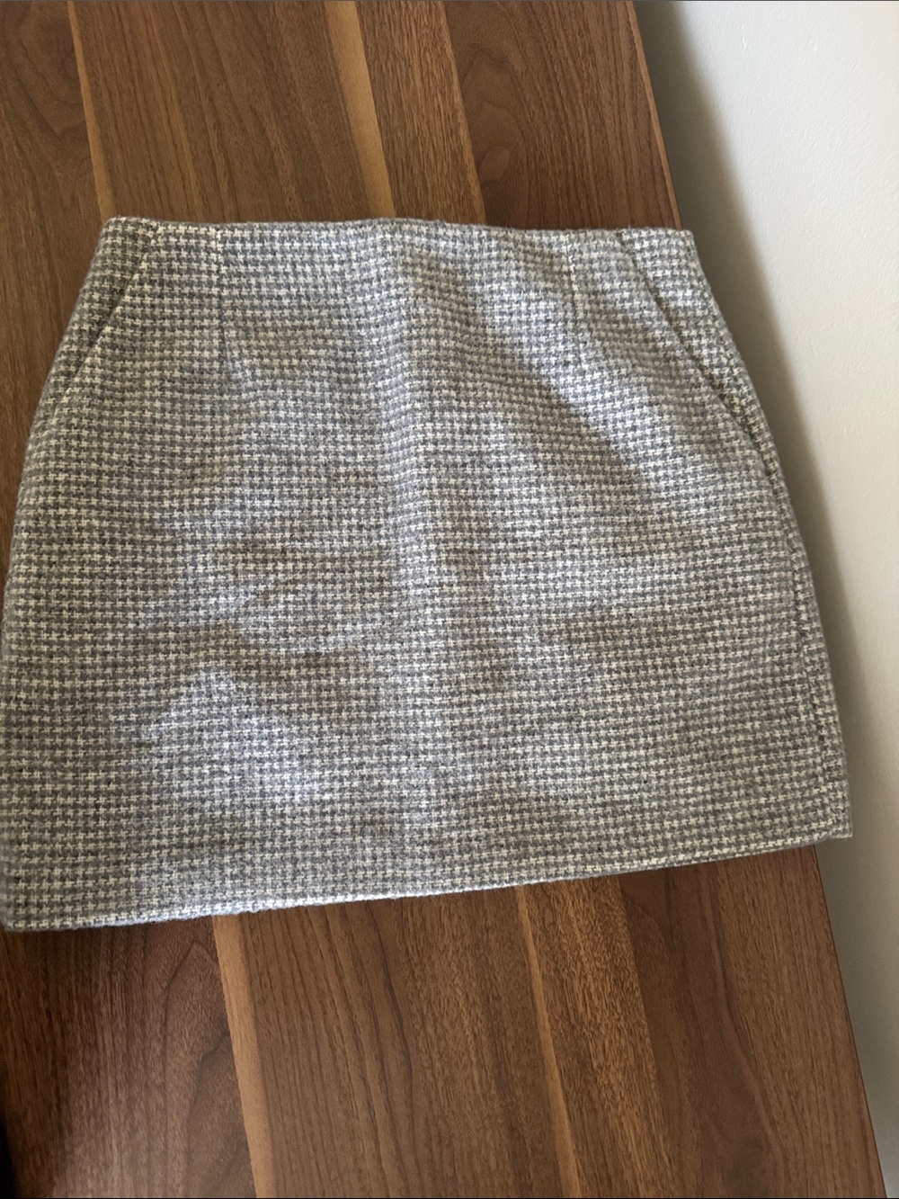 Uniqlo Gray Houndstooth Mini Skirt